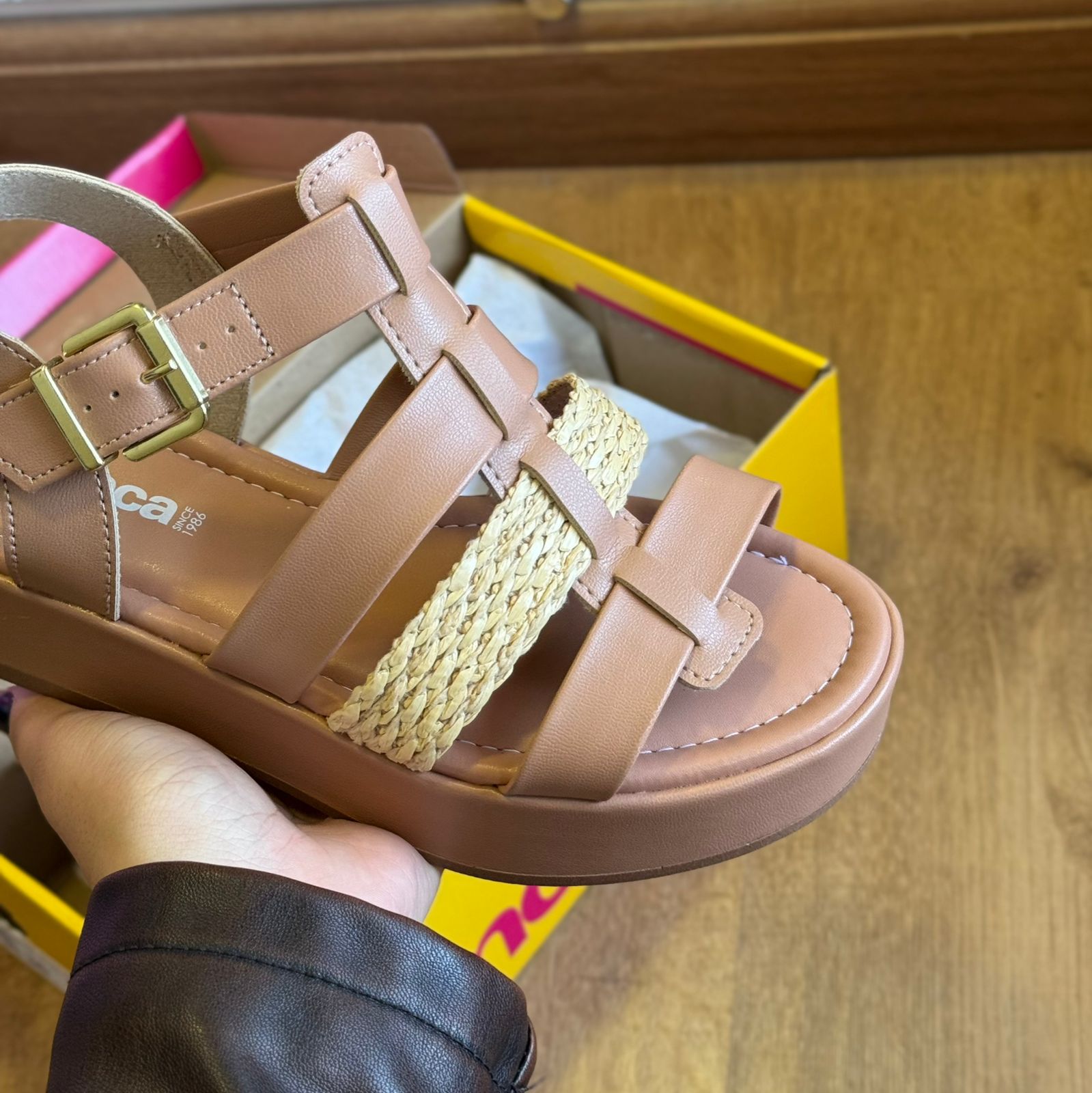 Sandália Moleca Plataforma