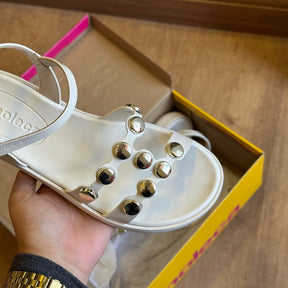 Sandália Moleca Rasteira Pedrarias Douradas