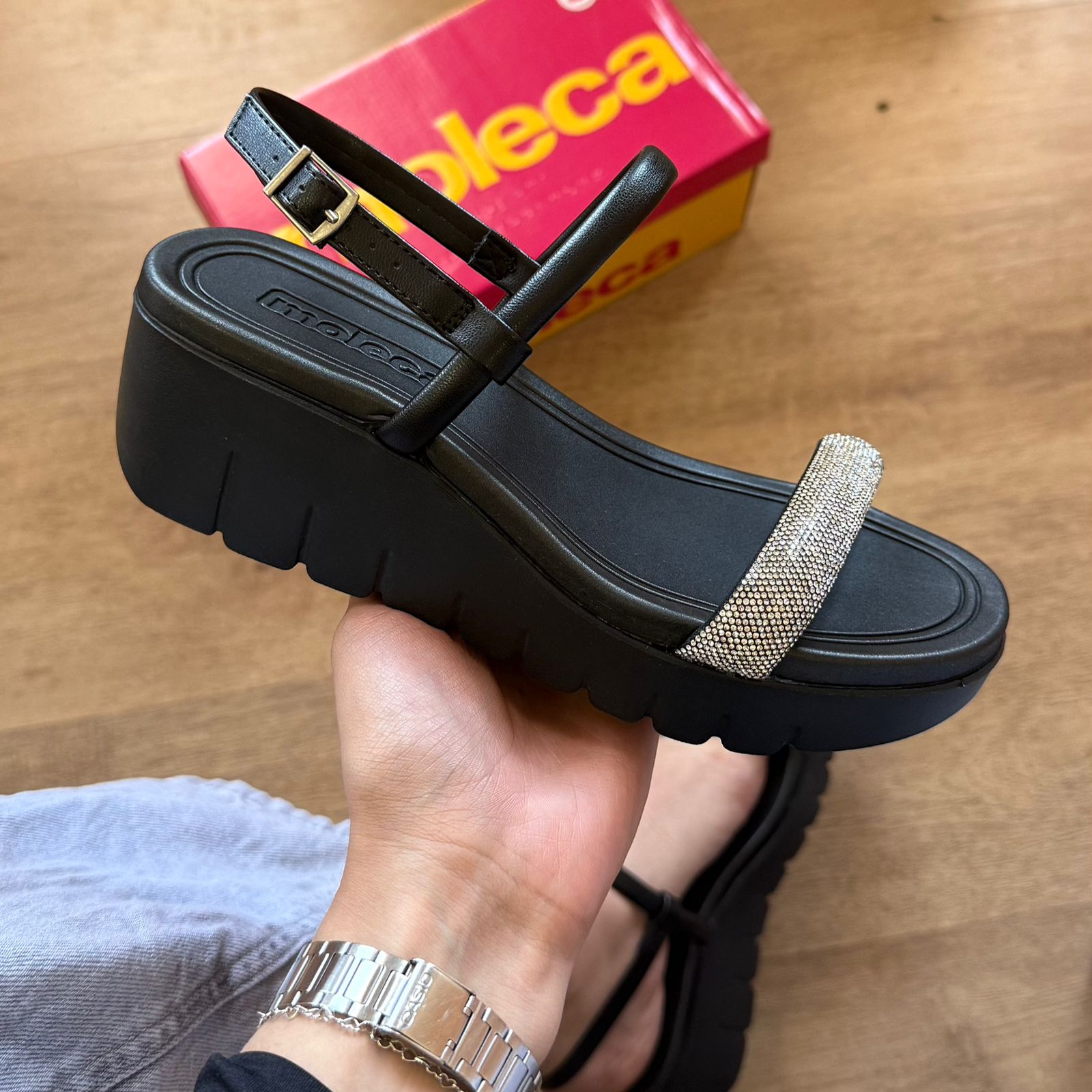 Sandália Moleca Plataforma Tira em Strass