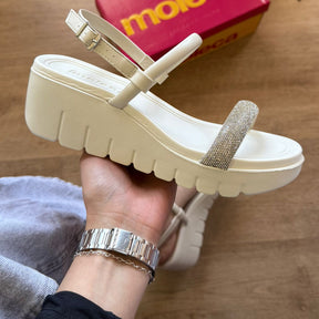 Sandália Moleca Plataforma Tira em Strass