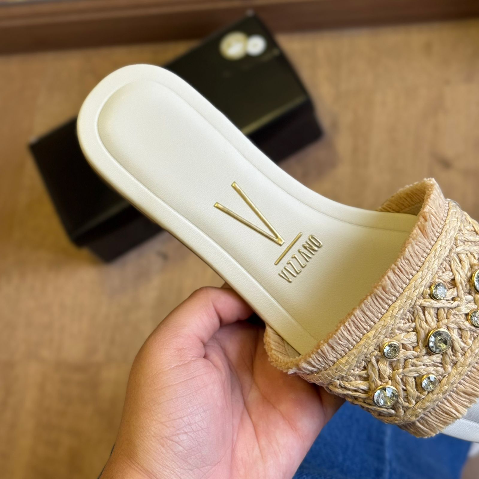 Sandália Vizzano Rasteira Detalhe Natural