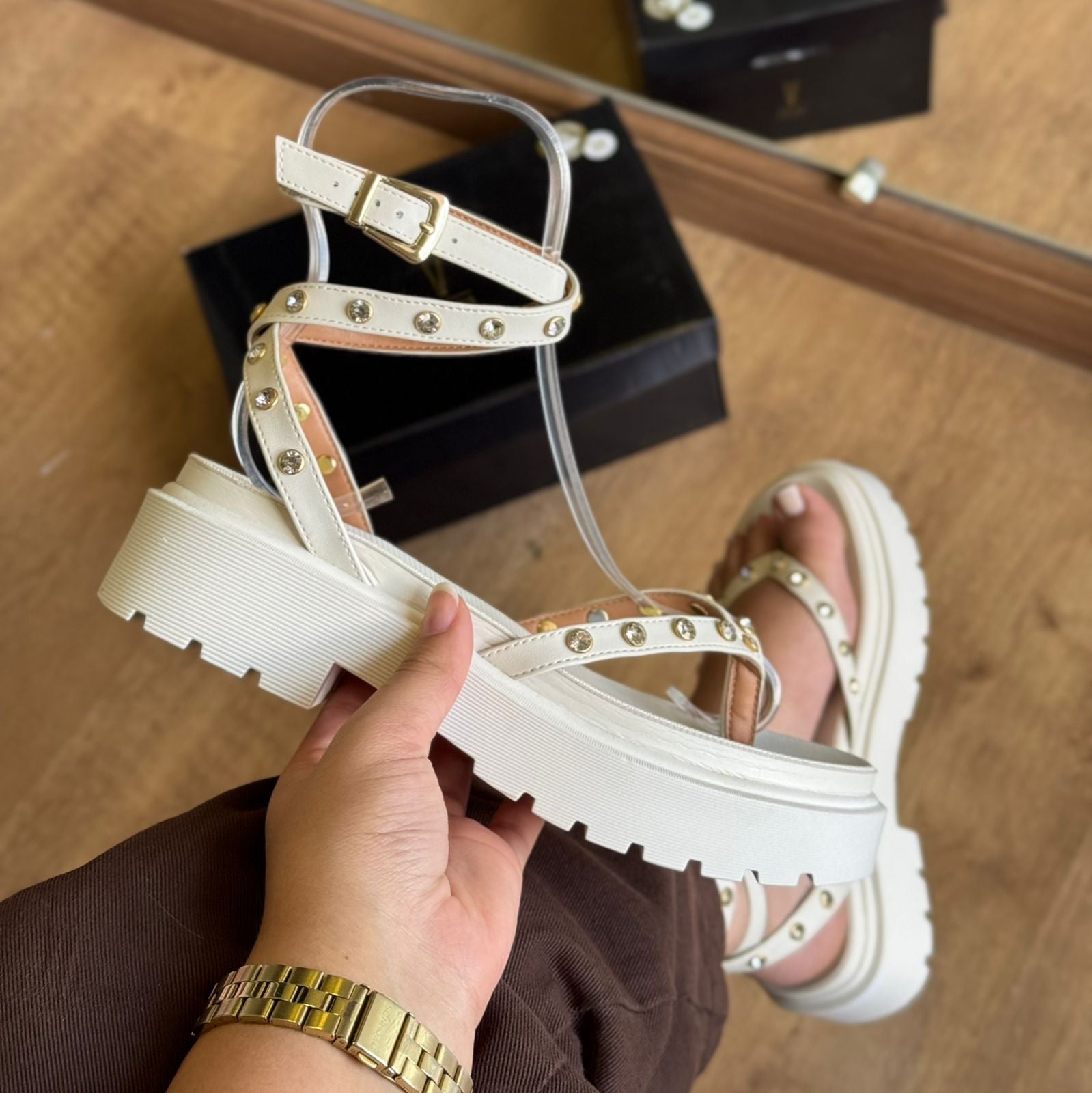 Sandália Vizzano Tiras no Tornozelo com Pedrarias