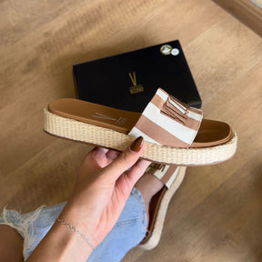 Sandália Vizzano Bordado