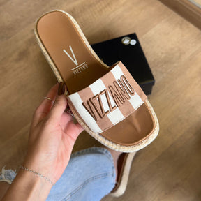 Sandália Vizzano Bordado