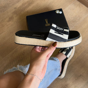 Sandália Vizzano Bordado